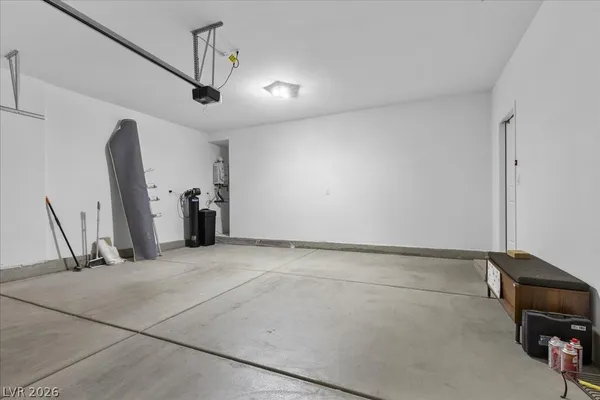 $2,400 | 10423 Stroma Avenue, Las Vegas, NV 89166