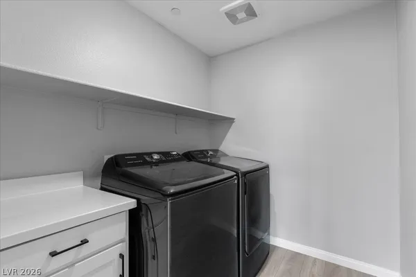 $2,400 | 10423 Stroma Avenue, Las Vegas, NV 89166