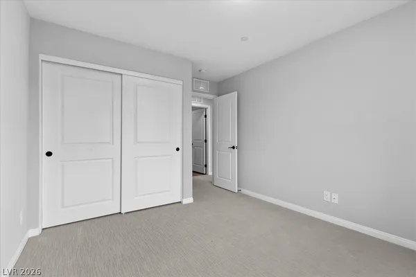 $2,400 | 10423 Stroma Avenue, Las Vegas, NV 89166