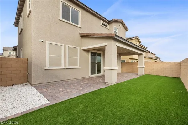 $2,400 | 10423 Stroma Avenue, Las Vegas, NV 89166