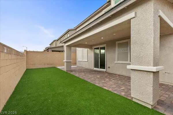 $2,400 | 10423 Stroma Avenue, Las Vegas, NV 89166