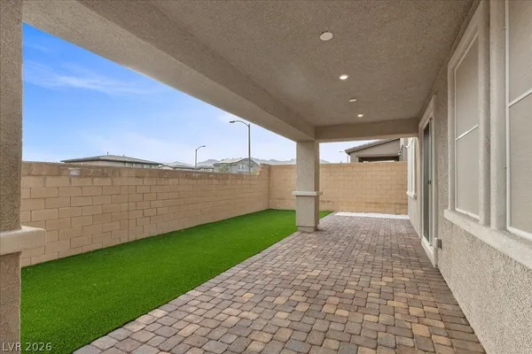 $2,400 | 10423 Stroma Avenue, Las Vegas, NV 89166