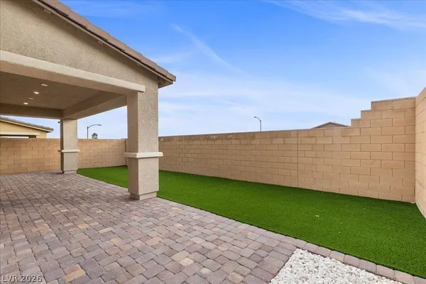 $2,400 | 10423 Stroma Avenue, Las Vegas, NV 89166