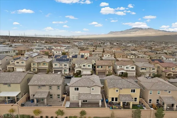 $2,400 | 10423 Stroma Avenue, Las Vegas, NV 89166