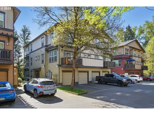 $299,000 | 22864 Southwest Forest Creek Drive, Unit 200, Sherwood, OR 97140