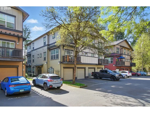 $299,000 | 22864 Southwest Forest Creek Drive, Unit 200, Sherwood, OR 97140