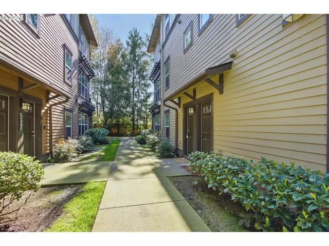 $299,000 | 22864 Southwest Forest Creek Drive, Unit 200, Sherwood, OR 97140