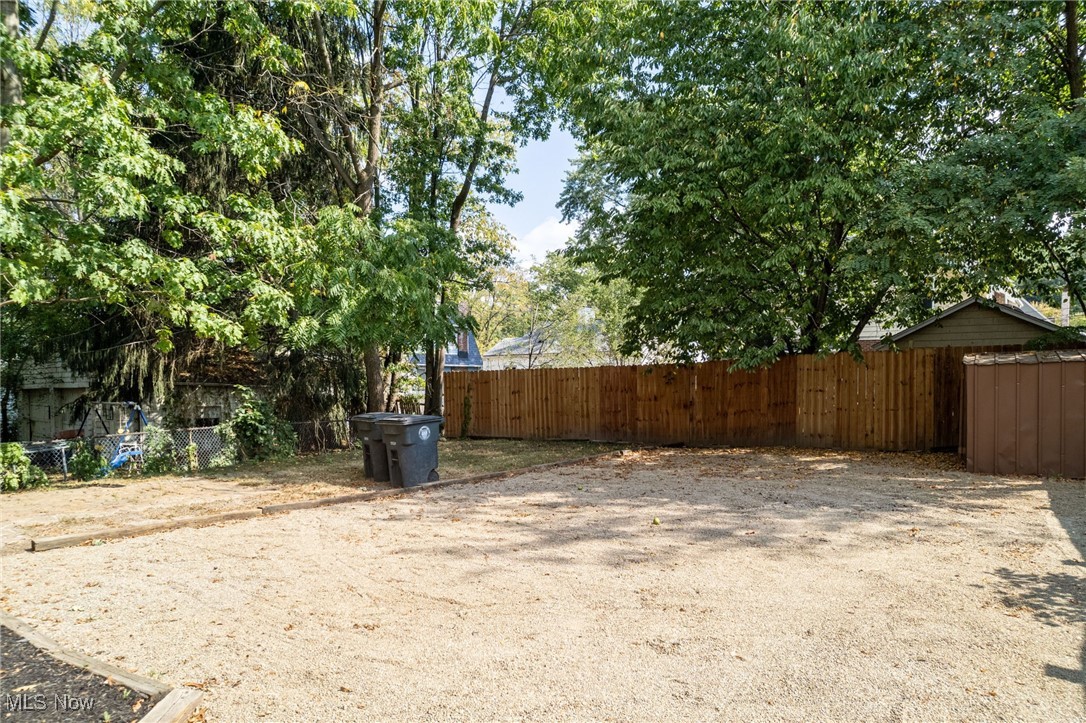555 Brittain Road Akron, OH 44305 - Photo 4 of 26 View of yard