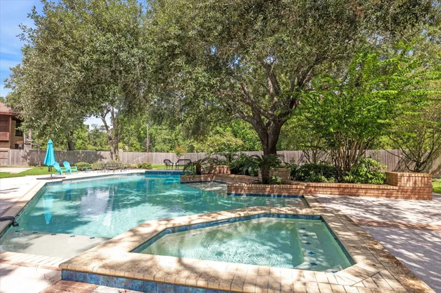 $749,000 | 3204 Ivy Falls Drive, Houston, TX 77068