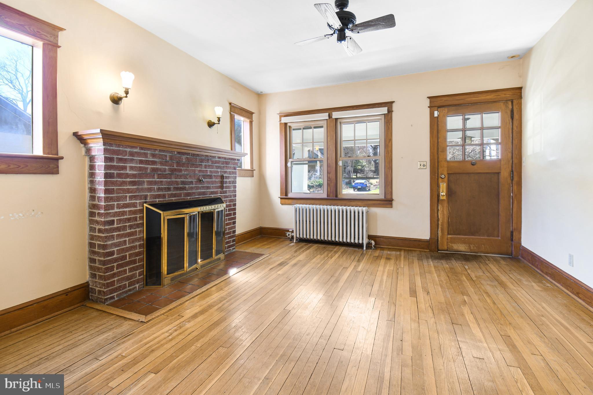 753 Silver Spring Avenue Silver Spring, MD 20910 - Photo 3 of 12 Gallery Image 3