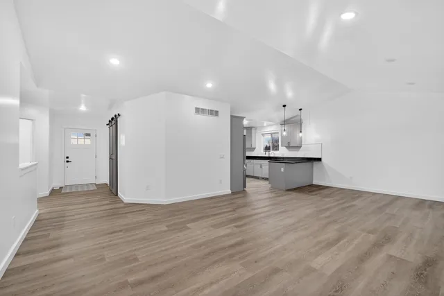 $444,900 | 2081 South Francisco Road, Grass Lake, MI 49240