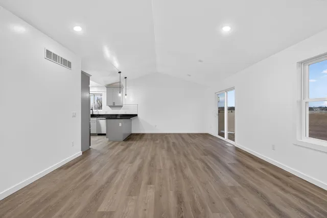 $444,900 | 2081 South Francisco Road, Grass Lake, MI 49240