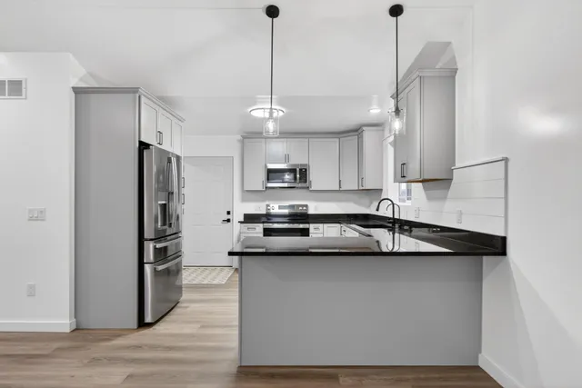 $444,900 | 2081 South Francisco Road, Grass Lake, MI 49240