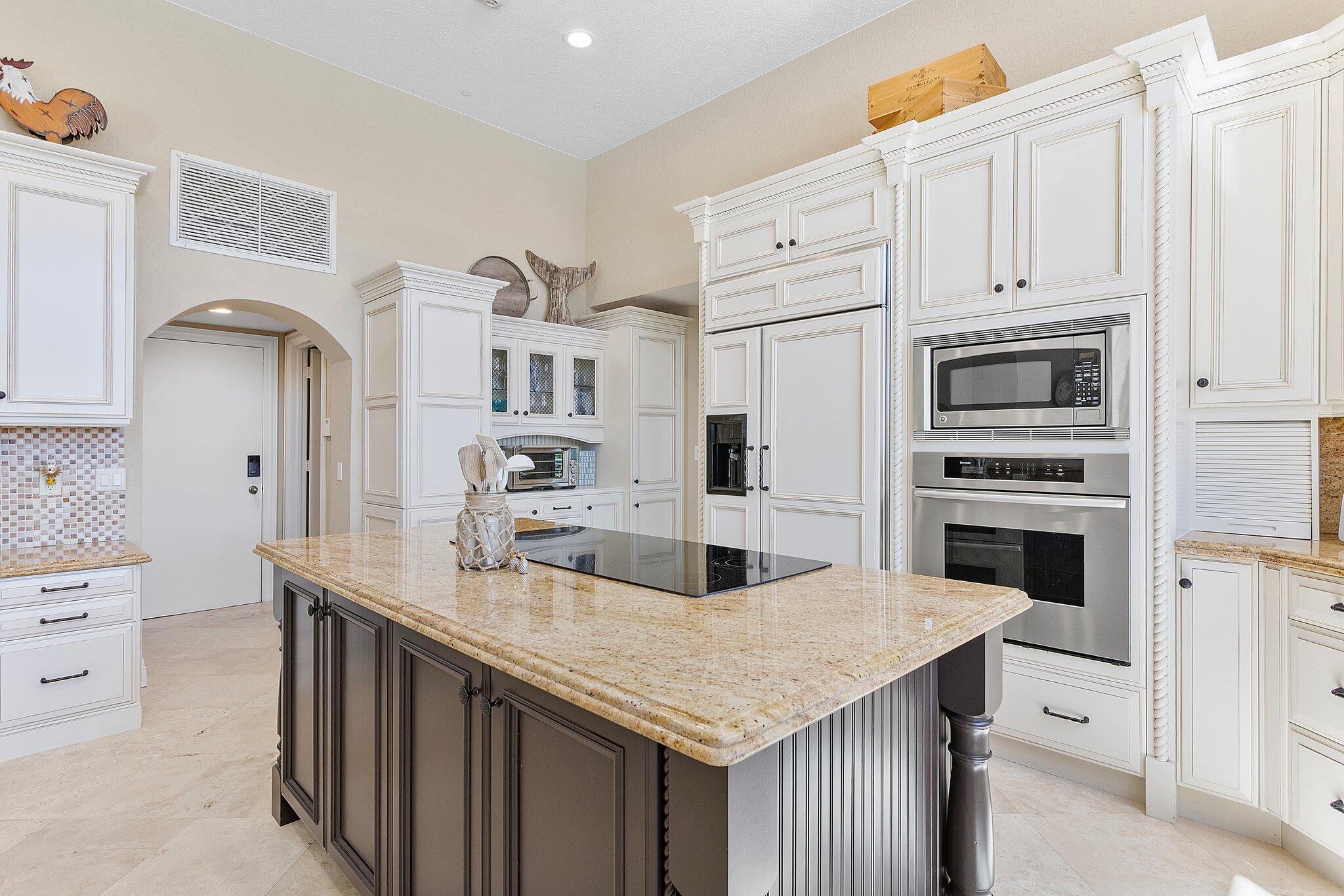 22 Eleuthera Drive Ocean Ridge, FL 33435 - Photo 21 of 92 Kitchen