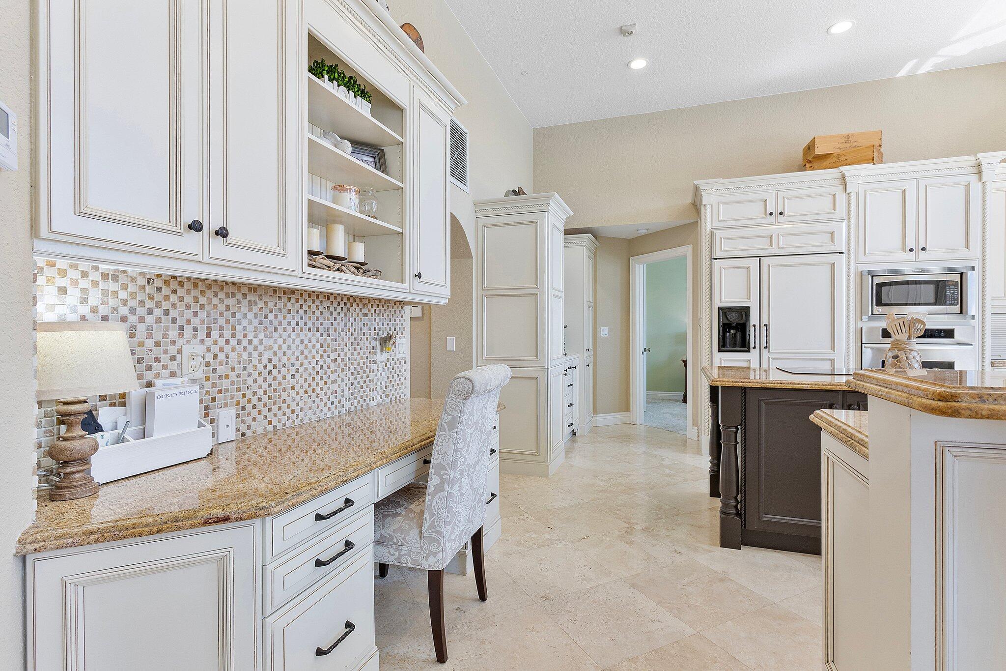 22 Eleuthera Drive Ocean Ridge, FL 33435 - Photo 27 of 92 Kitchen