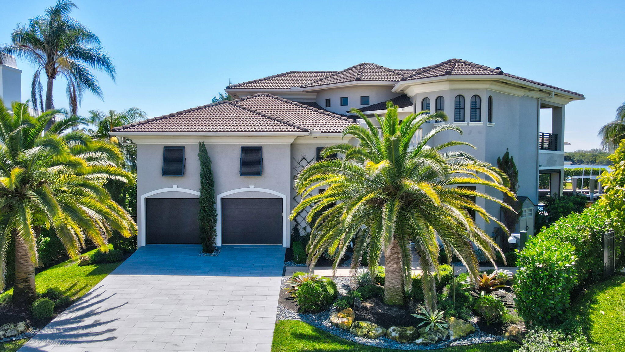 22 Eleuthera Drive Ocean Ridge, FL 33435 - Photo 3 of 92 Front Exterior