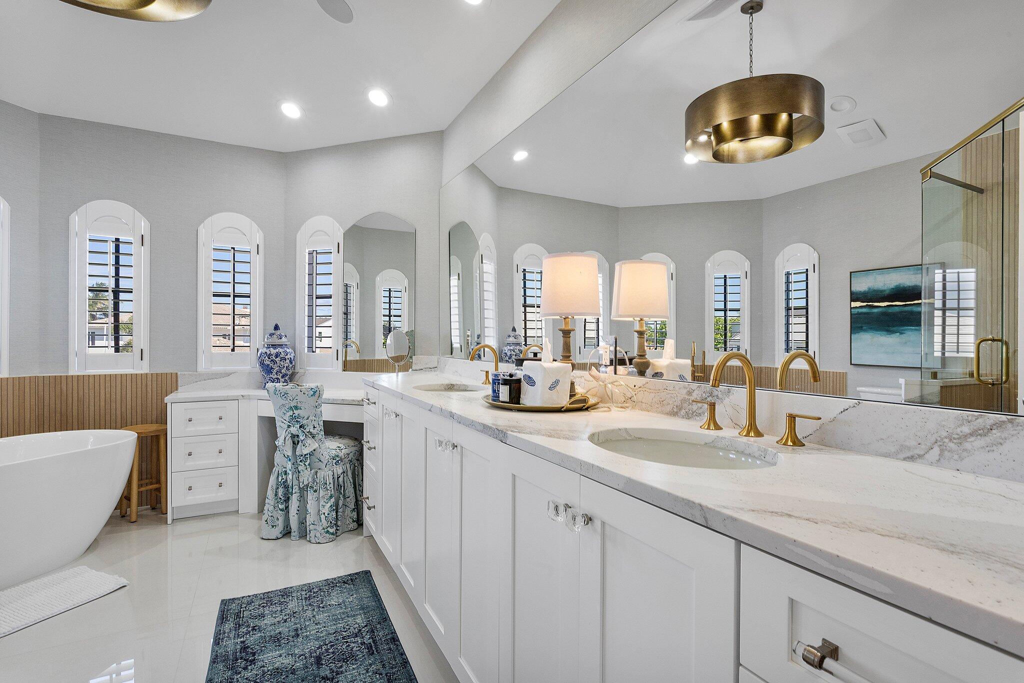 22 Eleuthera Drive Ocean Ridge, FL 33435 - Photo 54 of 92 Primary Bathroom