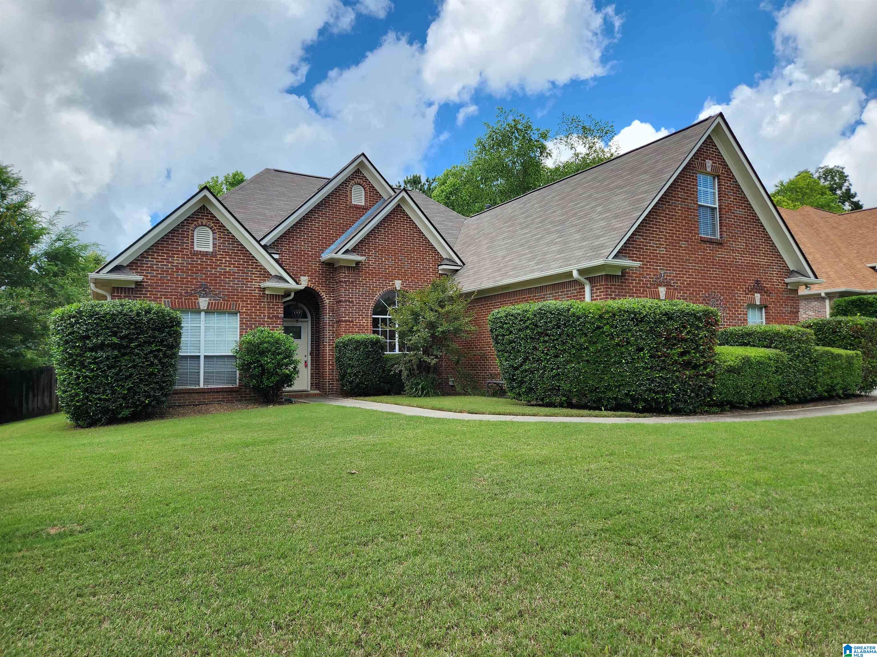 223 Grande View Parkway Alabaster, AL 35114 - Photo 2 of 48
