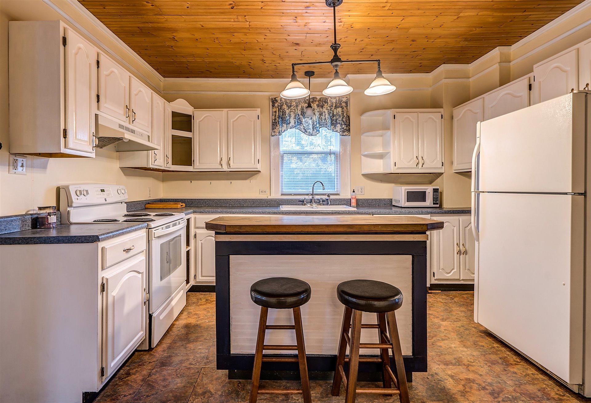 2428 Tillett Road Southwest Roanoke, VA 24015 - Photo 12 of 25 09-DSC00456_57_58_59_60