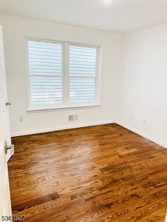 $3,000 | 44 Wainwright Street, Unit 2, Newark, NJ 07112
