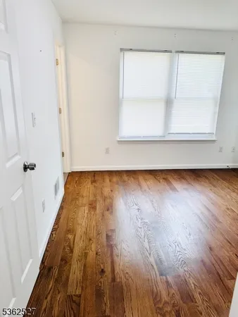 $3,000 | 44 Wainwright Street, Unit 2, Newark, NJ 07112