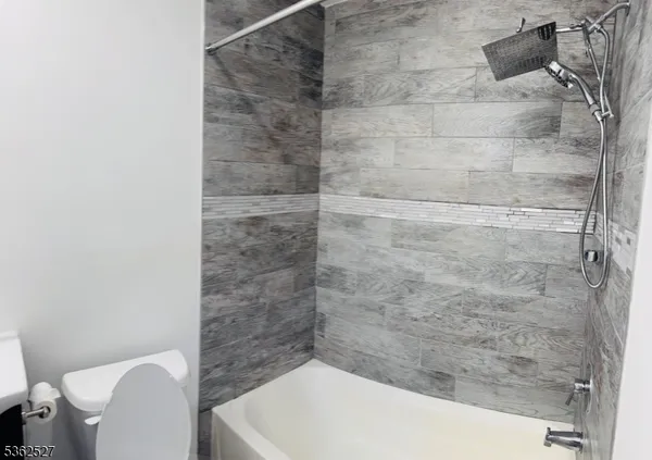 $3,000 | 44 Wainwright Street, Unit 2, Newark, NJ 07112