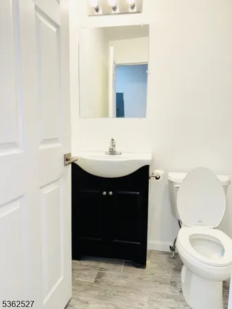 $3,000 | 44 Wainwright Street, Unit 2, Newark, NJ 07112