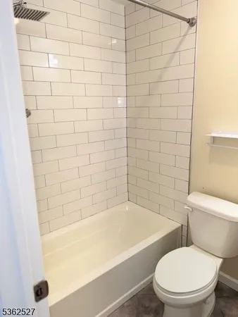 $3,000 | 44 Wainwright Street, Unit 2, Newark, NJ 07112