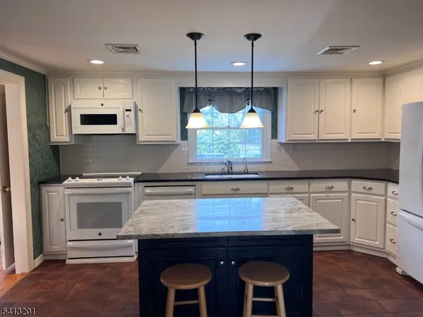 $799,000 | 225 Emmans Road, Flanders, NJ 07836