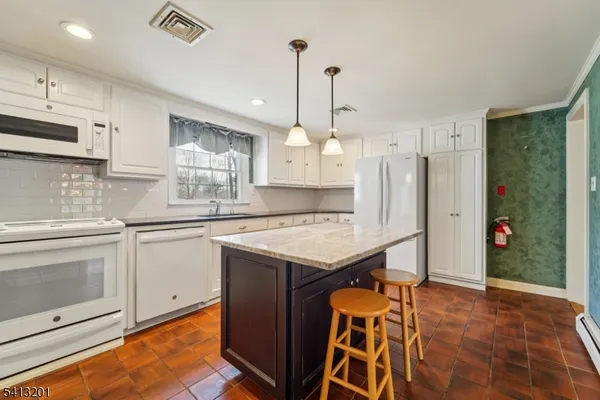 $799,000 | 225 Emmans Road, Flanders, NJ 07836