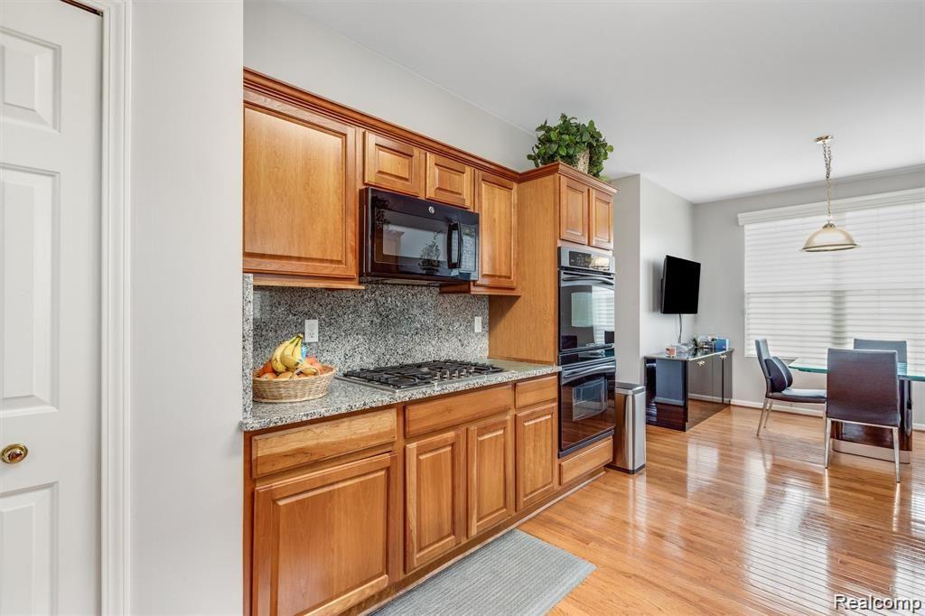 2256 Creek Bend Rochester Hills, MI 48309 - Photo 17 of 39