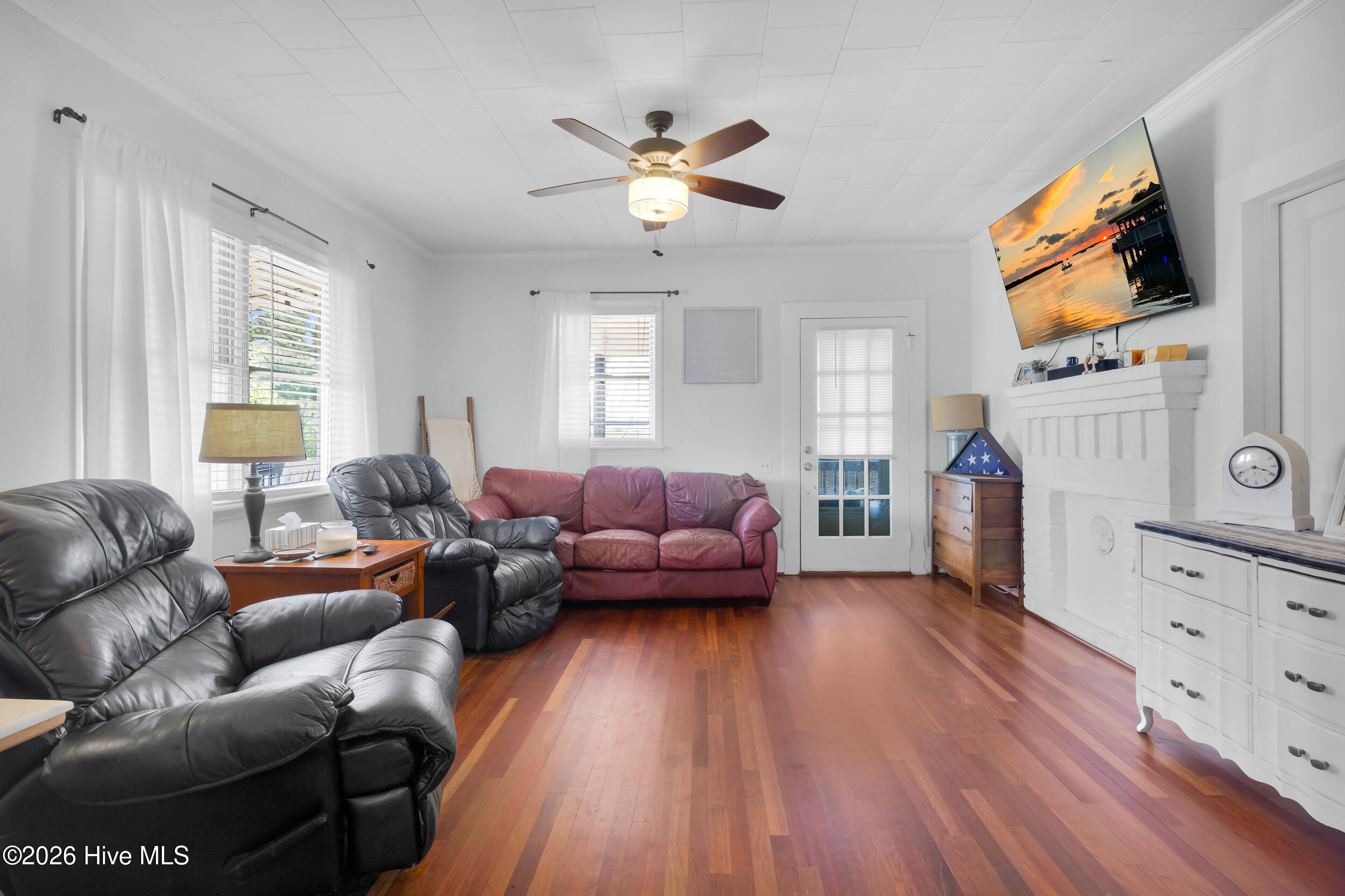 76 2nd Street Vandemere, NC 28587 - Photo 2 of 63 Living Room