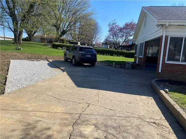 $315,900 | 1104 Lakeview Drive, Latrobe, PA 15650