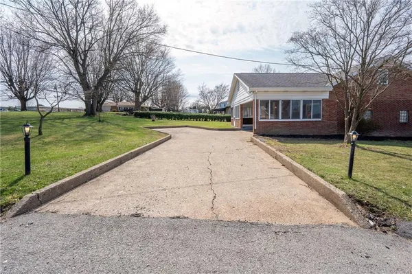 $315,900 | 1104 Lakeview Drive, Latrobe, PA 15650