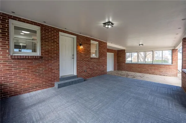 $315,900 | 1104 Lakeview Drive, Latrobe, PA 15650