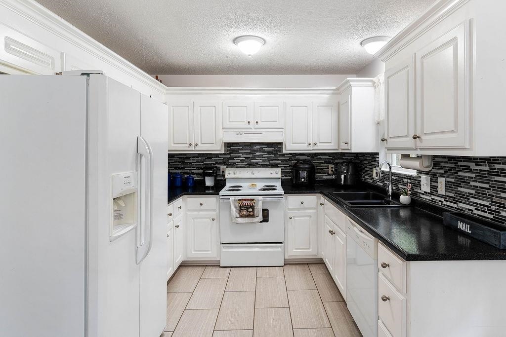 110 Edwards Avenue Greer, SC 29650 - Photo 3 of 29