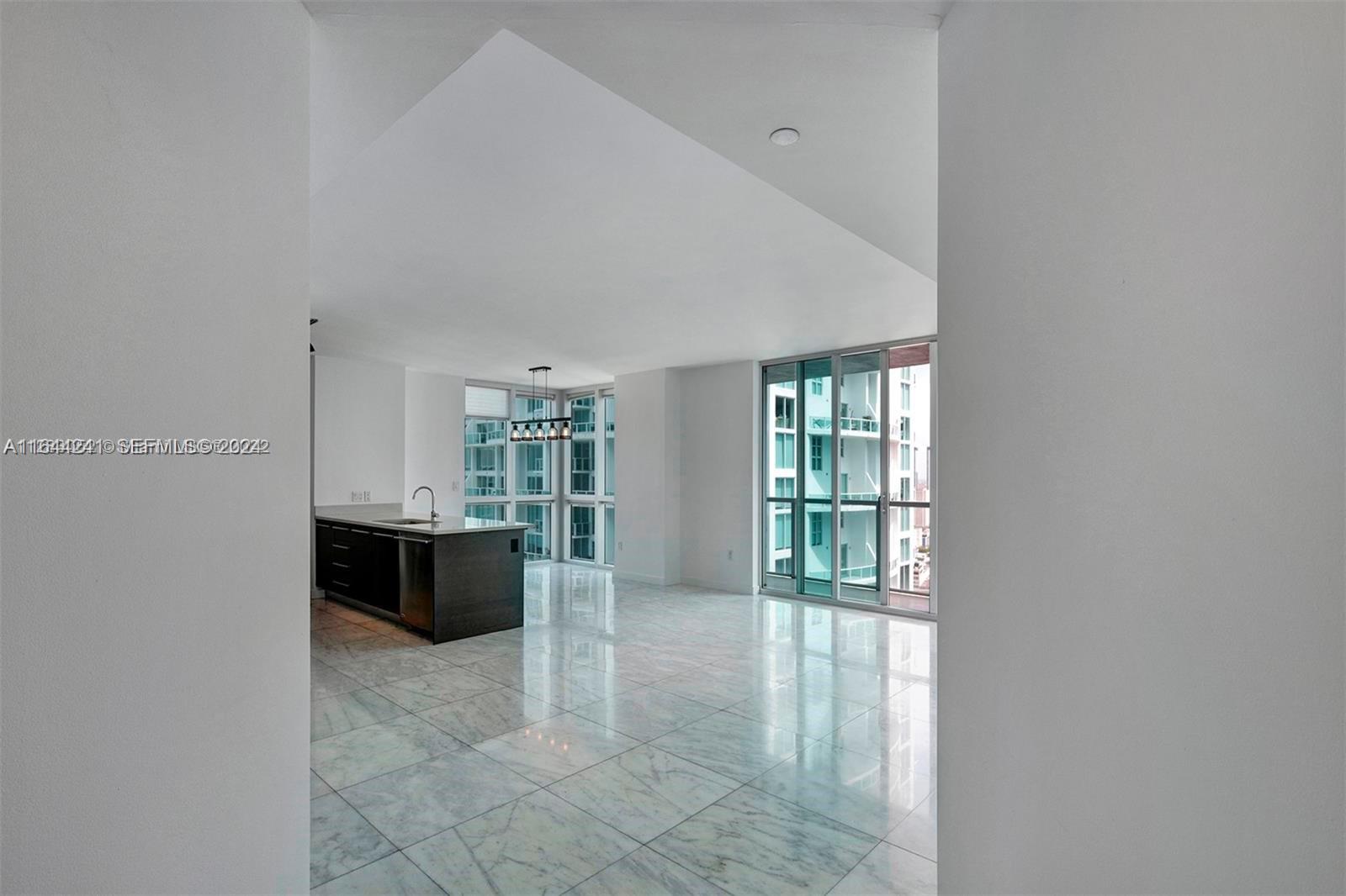 55 Southeast 6th Street, Unit 3401 Miami, FL 33131 - Photo 15 of 19