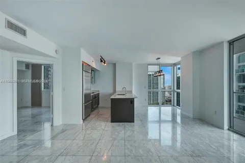$689,000 | 55 Southeast 6th Street, Unit 3401, Miami, FL 33131