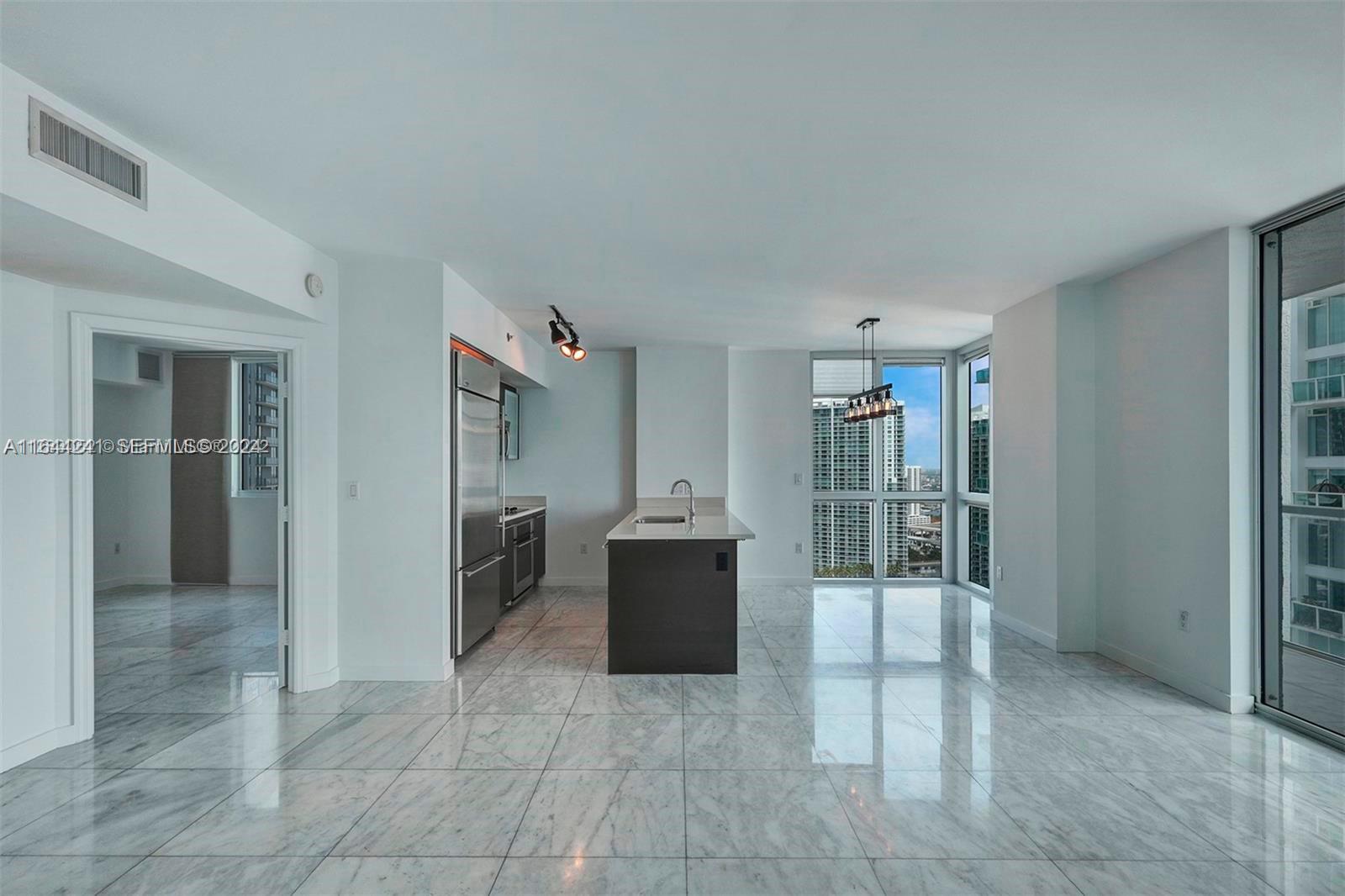 55 Southeast 6th Street, Unit 3401 Miami, FL 33131 - Photo 18 of 19