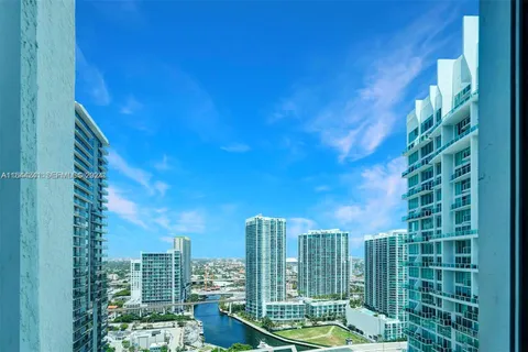$689,000 | 55 Southeast 6th Street, Unit 3401, Miami, FL 33131