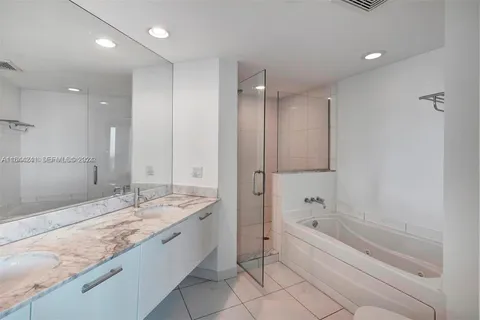 $689,000 | 55 Southeast 6th Street, Unit 3401, Miami, FL 33131