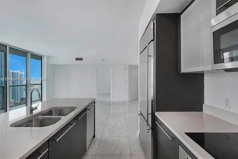 $689,000 | 55 Southeast 6th Street, Unit 3401, Miami, FL 33131