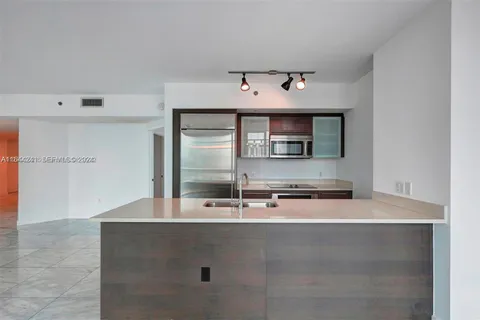 $689,000 | 55 Southeast 6th Street, Unit 3401, Miami, FL 33131