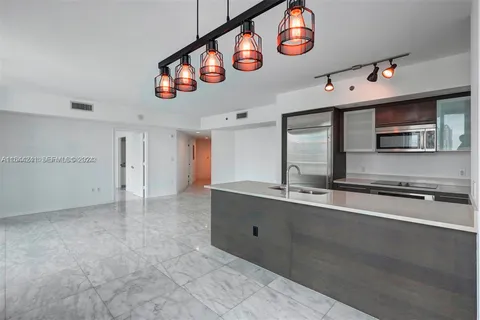 $689,000 | 55 Southeast 6th Street, Unit 3401, Miami, FL 33131