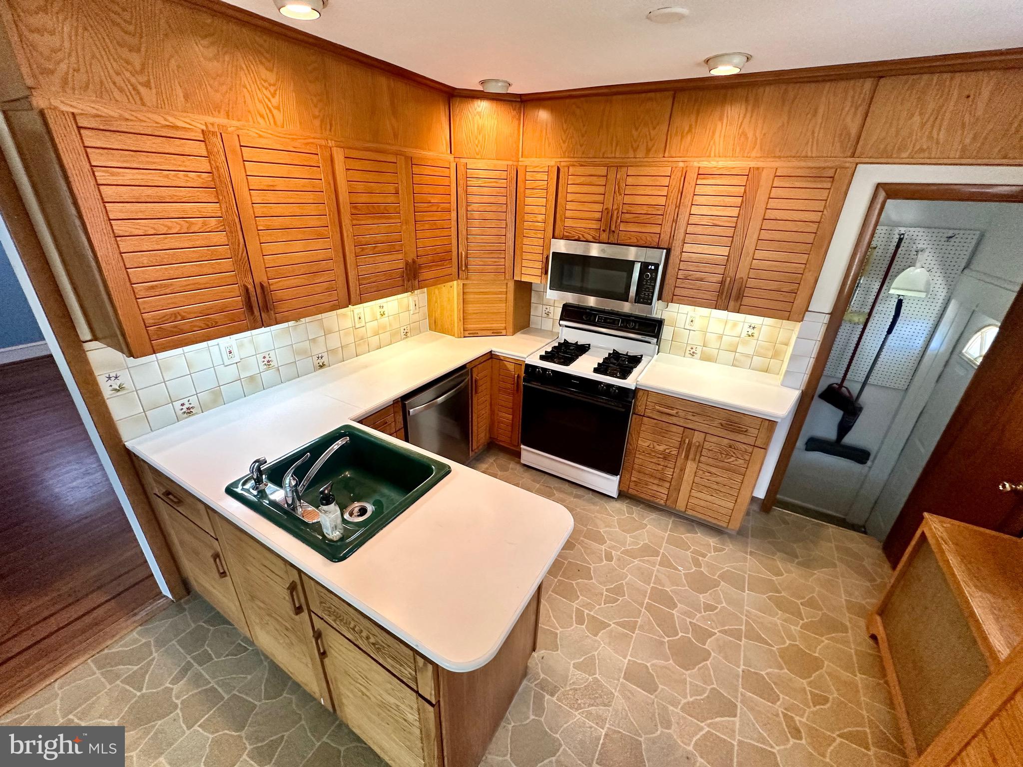 22 Ridley Avenue Aldan, PA 19018 - Photo 8 of 35 Gallery Image 8