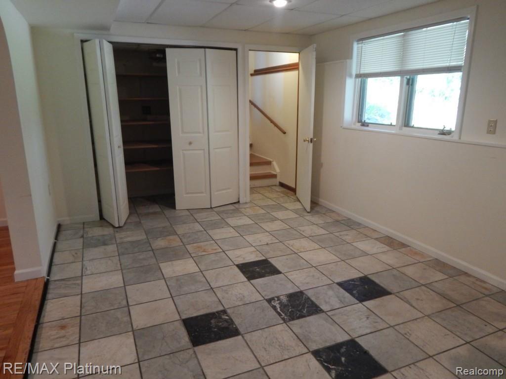2875 Linn Road Williamston, MI 48895 - Photo 28 of 36 DSCN0398.jpg