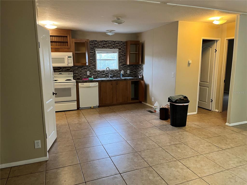 9620 Southwest 24th Avenue Ocala, FL 34476 - Photo 2 of 16