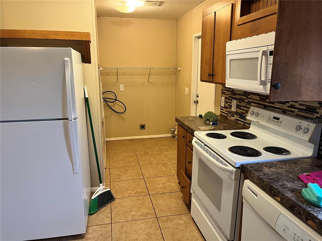 9620 Southwest 24th Avenue Ocala, FL 34476 - Photo 3 of 16