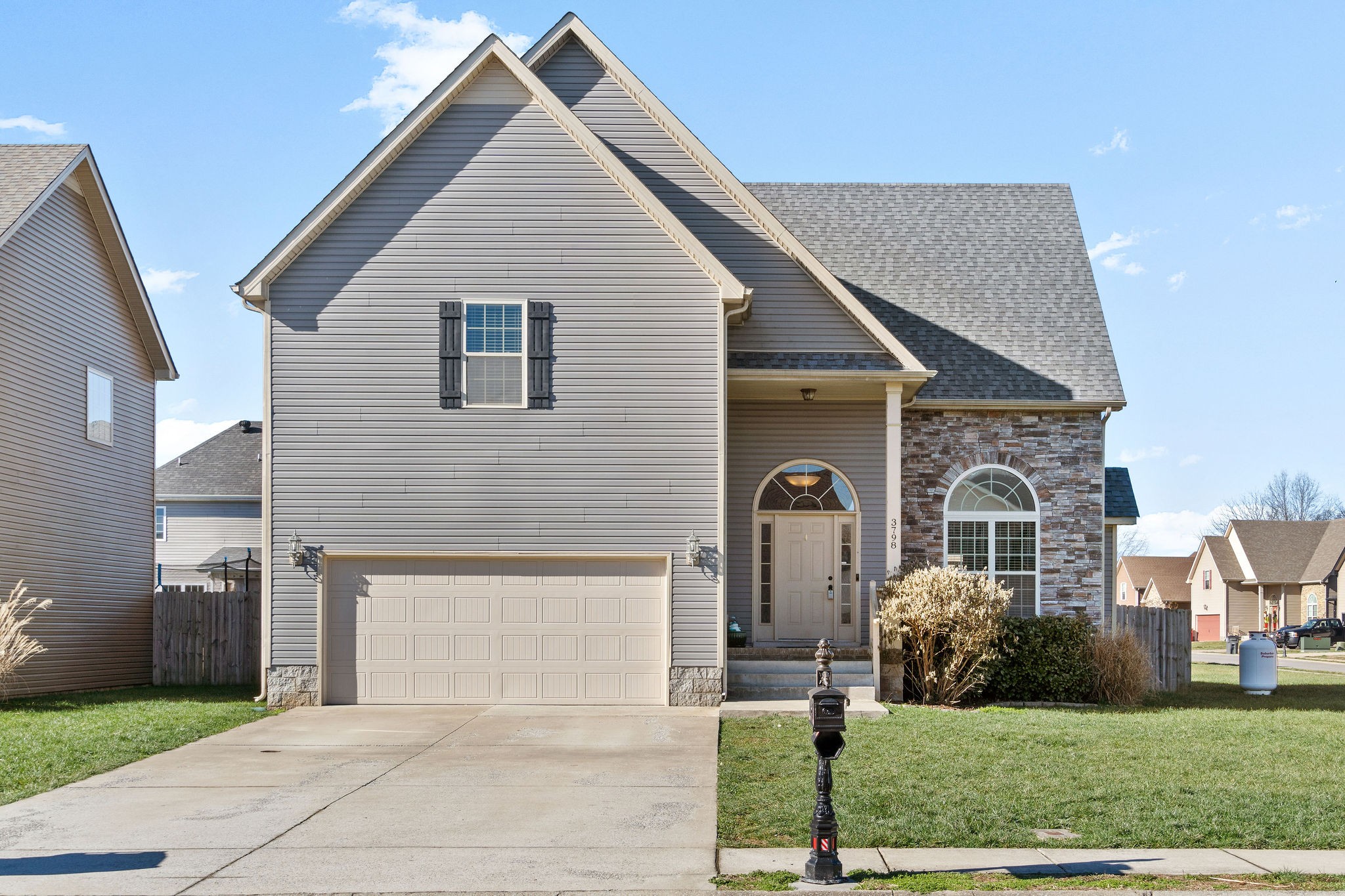 3798 Suiter Road Clarksville, TN 37040 - Photo 30 of 31 a front view of a house with a yard