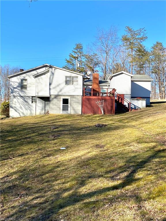 1132 Linville Road Mount Airy, NC 27030 - Photo 4 of 13 Gallery Image 4